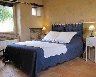 Grand Eco-Gîte, farm vacations full of meaning and sharing - Parthenay - Bedroom