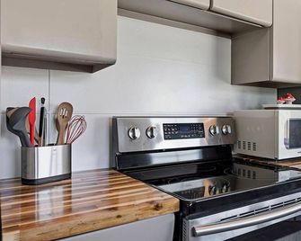 Funky J-Tree Bungalow in The Heart of Downtown Prineville - Prineville - Keuken