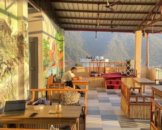 Greenday Escapes - Rishikesh - Balcony