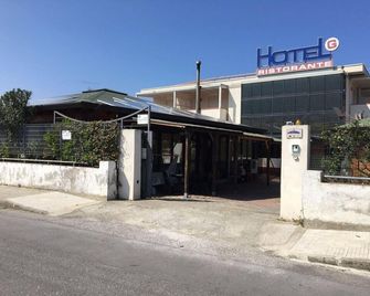 Hotel Grotte - Patti - Edificio