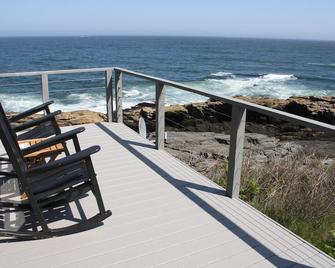 Georgetown - Indian Point Private Oceanfront Cottage with Panoramic Views - Georgetown - Balcony