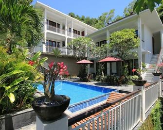 Dewi Villa Padangbai Hotel - Manggis - Pool