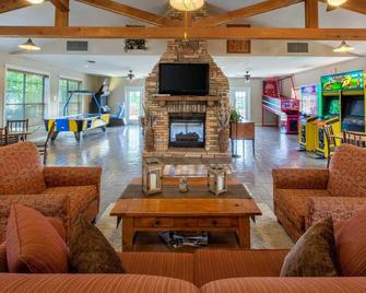Lakeside Private Villa | 5-Hole Golf On-Site - De Soto - Lobby