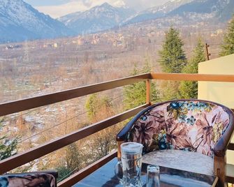 Snow Crest Residency(Manali,Hp) - Manali - Balcón