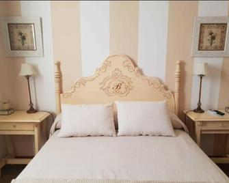 Hotel Rural Molino la Boticaria - Marchena - Bedroom