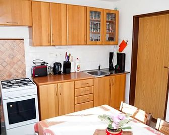 Turisticka ubytovna Cakle - Wildenschwert - Küche