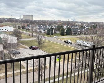 Pleasant 2-bedroom apartment in Detroit perfect for your stay - Detroit - Balcón