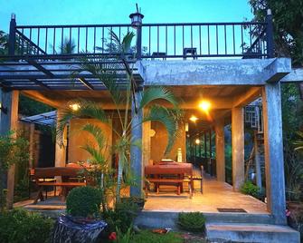 Kru Guesthouse - Sangkhla Buri - Patio