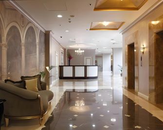 Milan Hotel - מוסקבה - לובי