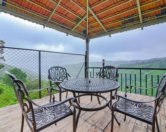 SaffronStays Verandah by the Valley - Panchgani - Balcony