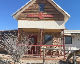 Big Bend Lodging at Ten Bits Ranch - Room #15 - Freight Office - Terlingua - Building