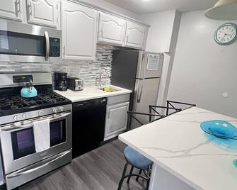 Home away from Home in Livingston NJ\n\n - Livingston - Kitchen