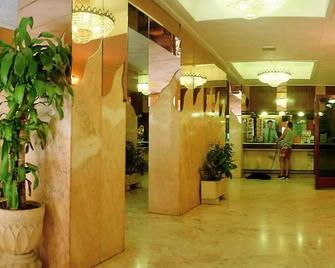 Hotel Continental - Calella - Salónek