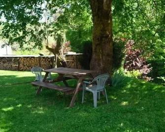 Gîte de France à Sainte Fortunade 2 épis - Gîte de France 5 personnes MAE-6454 - Meymac - Patio