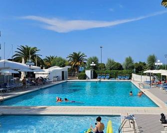 Playa-Degli-Angeli-Scirocco - Gabicce Mare - Pool