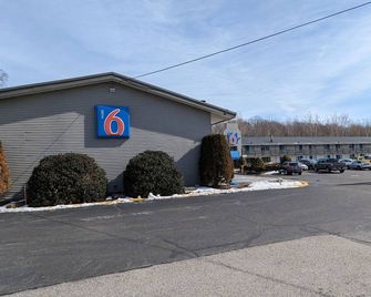 Motel 6 Leominster Ma - Leominster - Gebouw