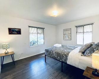 202 Spacious Hayward Entire 4br Sfh - Hayward - Bedroom