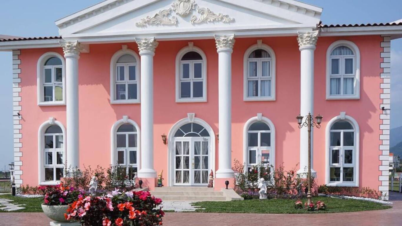 Decoupage Manor