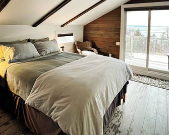 Fundy views from the Crow's Nest in Baxter's Harbour - Canning - Bedroom