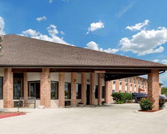 Baymont Inn & Suites by Wyndham San Marcos Outlet Malls - San Marcos - Edificio