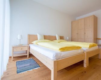 Relaxation and nature experience in the South Tyrolean Dolomites, apartment with garden - La Villa - Bedroom
