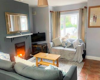 Seacliff Holiday Home No. 2 - Dunmore East - Living room