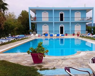 Blue Diamond - Agios Georgios - Pool