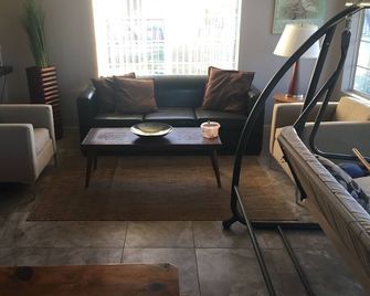 Magical Winter in Arizona - Sun City - Living room