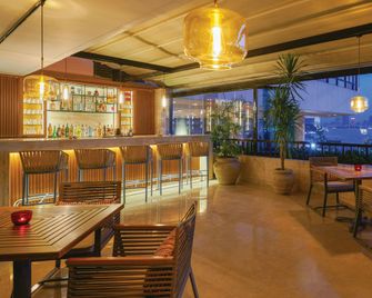 Intercontinental Hotels Cairo Semiramis By IHG - Cairo - Bar