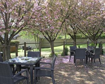 Honest Lawyer Hotel - דרהאם - פטיו