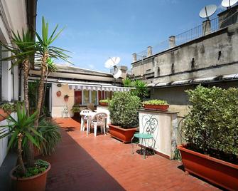 Hotel Cairoli - Genoa - Patio