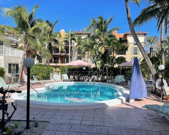 Shore Haven Resort Inn - Lauderdale-by-the-Sea - Pool