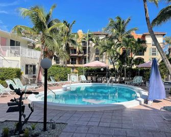 Shore Haven Resort Inn - Lauderdale-by-the-Sea - Pool
