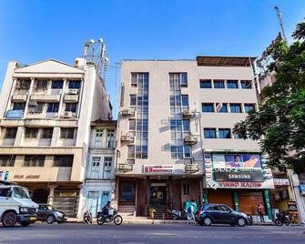 Fabhotel Rb Residency - Surat - Edificio