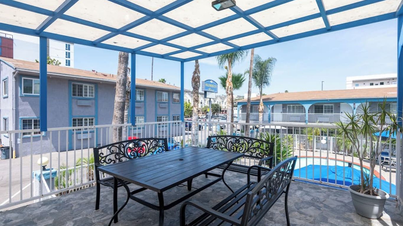 Hollywood City Inn