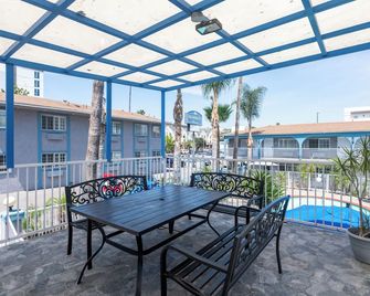 Hollywood City Inn - Los Ángeles - Balcón