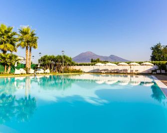 Resort & Winery Bosco De Medici - פומפיי - בריכה