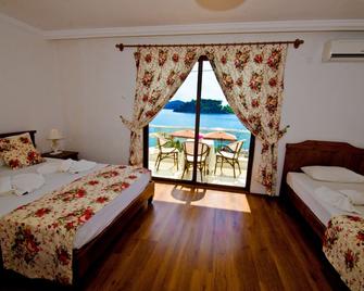 Bozburun Dinc Otel - Bozburun - Bedroom
