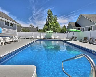 Cozy Studio at Killington Center - Close to it all with pool and shuttle bus access! 441 - Killington - Pool