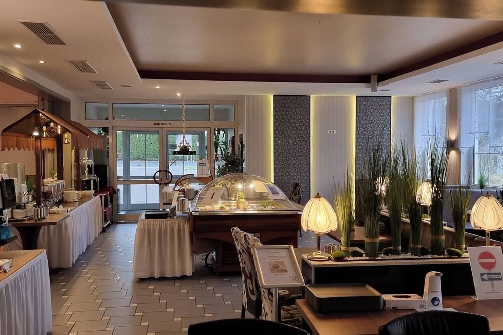 هوتل رونر لاند بد آند بريكفاست