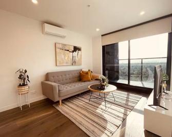 Cozy Retreat Central Box Hill the Place to Stay - Box Hill - Living room