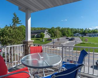 Newly constructed Condominium in the heart of Sister Bay! - Sister Bay - Balcony