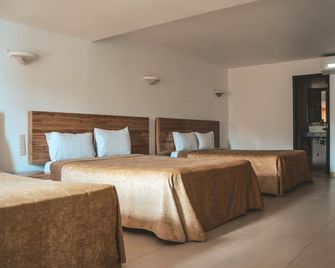 Hotel Latino - Guadalajara - Soverom