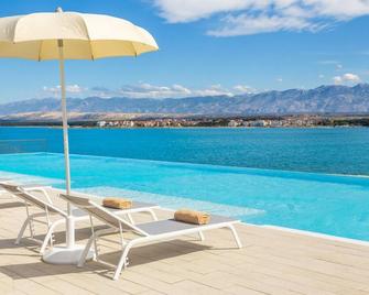 Aminess Style Camping Avalona Pitches - Povljana - Pool