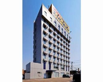Super Hotel Takaoka Ekinan - Takaoka - Edificio