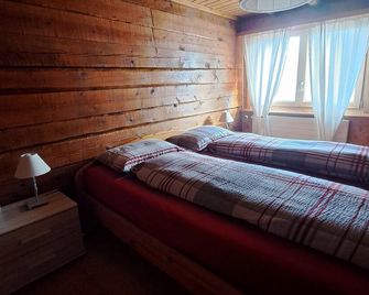 Chalet Familial de 1895 Tout Confort Avec une vue Magnifique - Crans-Montana - Chambre