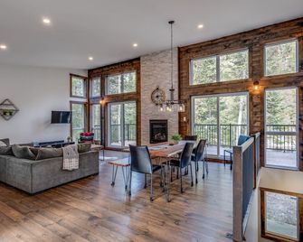 La Grande Ourse : Modern Waterfront w/spa - Saint-Adolphe-d'Howard - Salle à manger