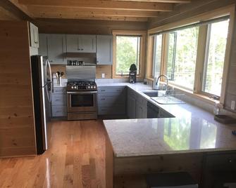 Acadia Cove Cabin On Somes Sound - MDI - Summer 2025 - Mount Desert - Cocina