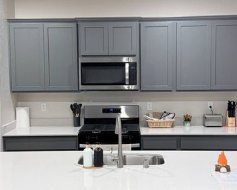 New Holiday Retreat in Merced - Merced - Cocina