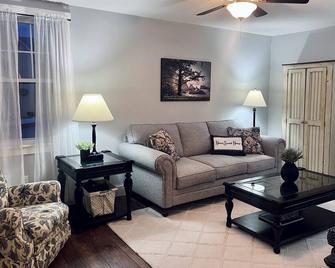 House On Market - Mifflinburg - Sala de estar
